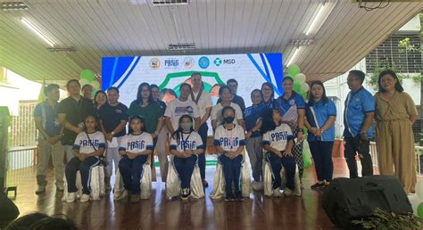 PHOTO: Youth get HPV vaccine in Pasig immuno drive.
